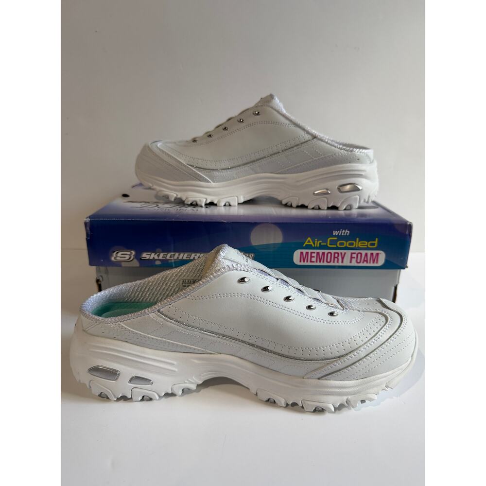 Skechers D’Lites Bright Sky Slip On Sneakers Shoes White/Silver Sz 9.5 WIDE FIT